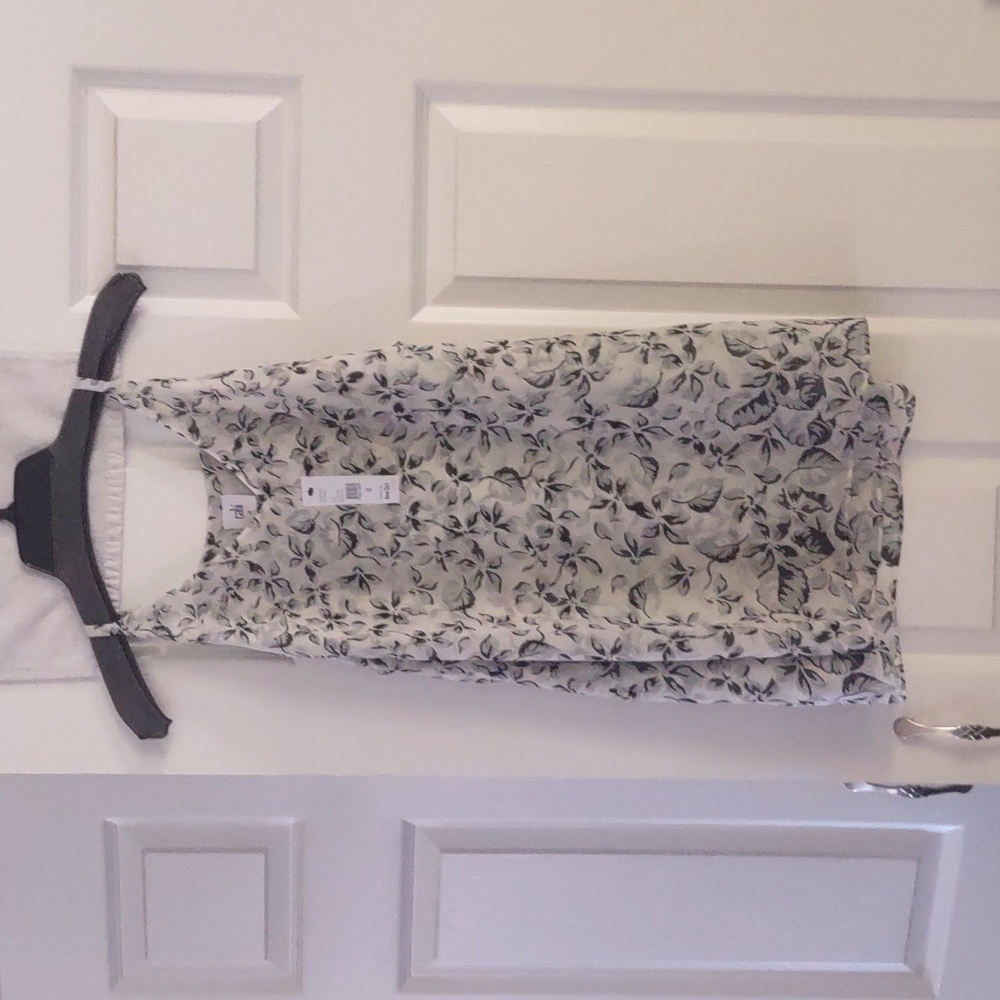 cabi 5212  NWT Terrace Cami Mood Floral Gray White Size Medium Fully Lined